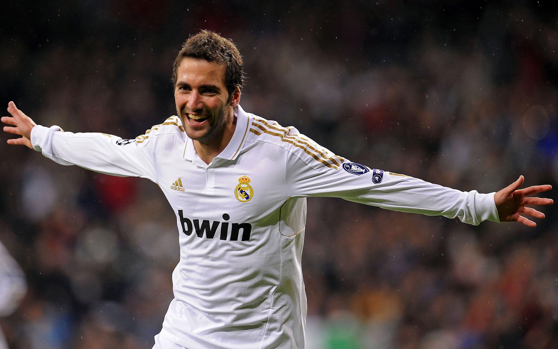 马德里德比激战，皇马逆转拜仁夺胜，马德里竞技vs皇家贝蒂斯比分